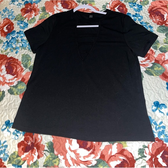 Shein Cut Out Top Large - Picture 2 of 3